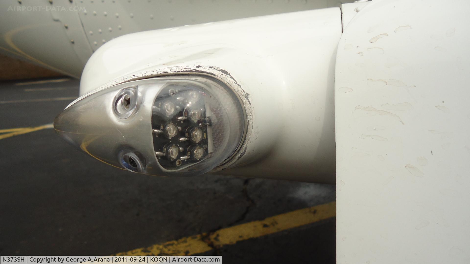 N373SH, Agusta A-109S C/N 22010, LED navlight