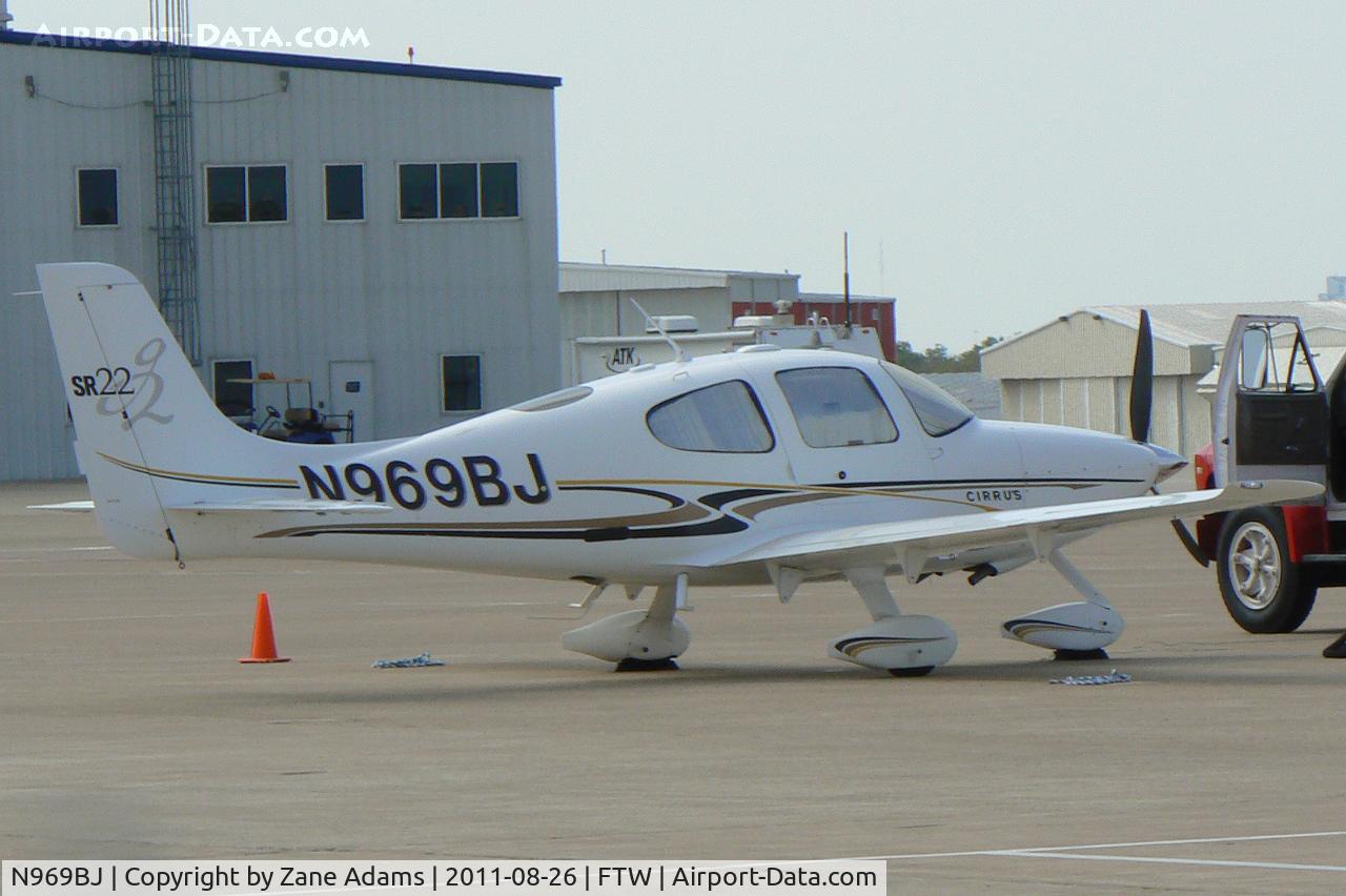 N969BJ, 2004 Cirrus SR22 C/N 1068, At Meacham Field - Fort Worth, TX