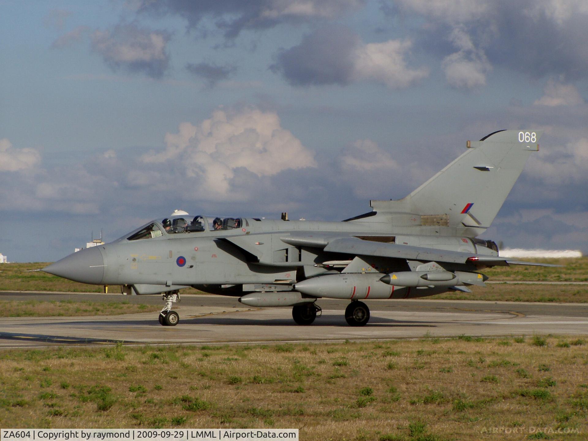 ZA604, 1982 Panavia Tornado GR.4 C/N 131/BT027/3068, Tornado ZA604/068 15Sqd RAF