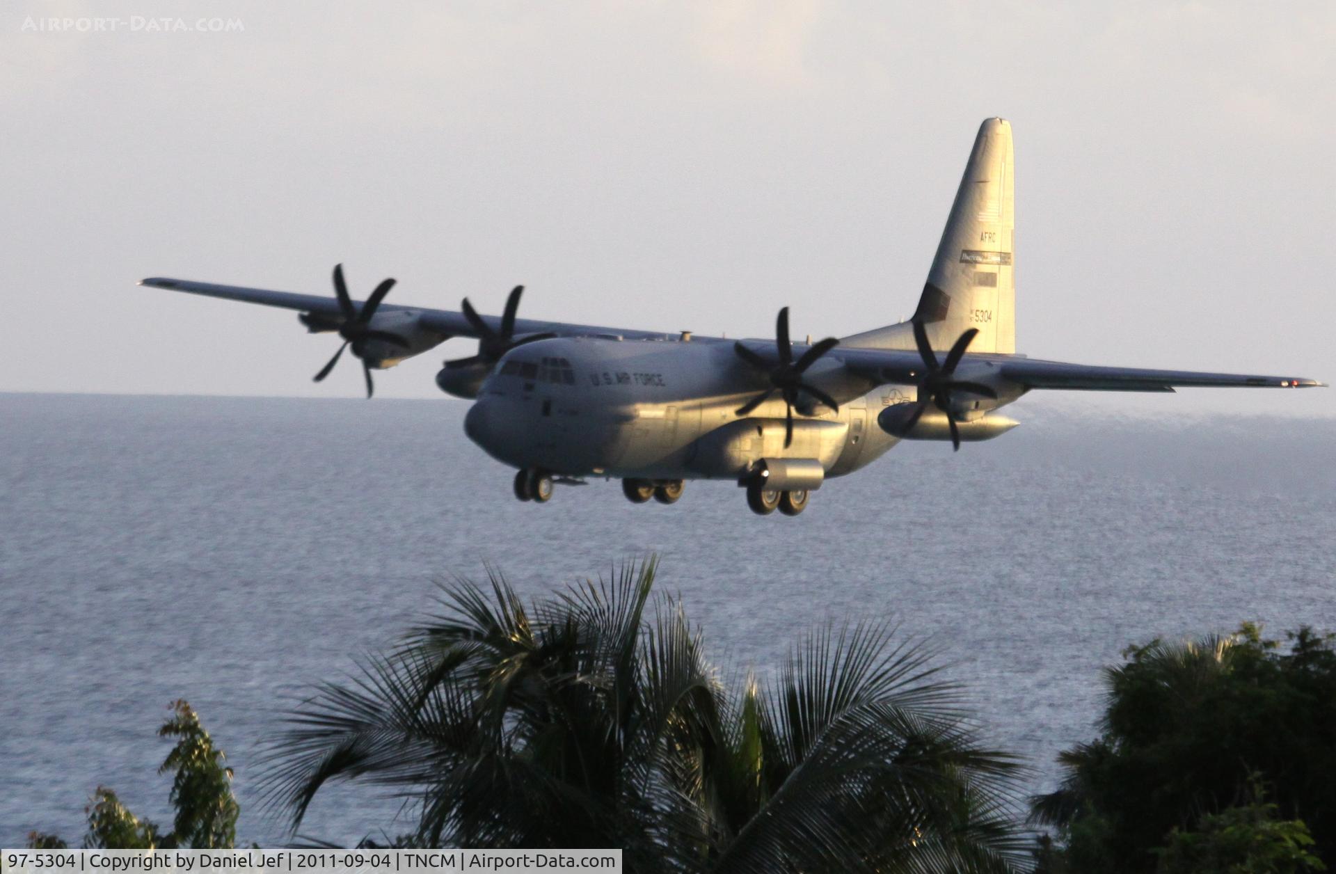 97-5304, 1997 Lockheed Martin WC-130J Hercules C/N 382-5474, Hurricane hunter 97-5304 over the tresh hold at TNCM
