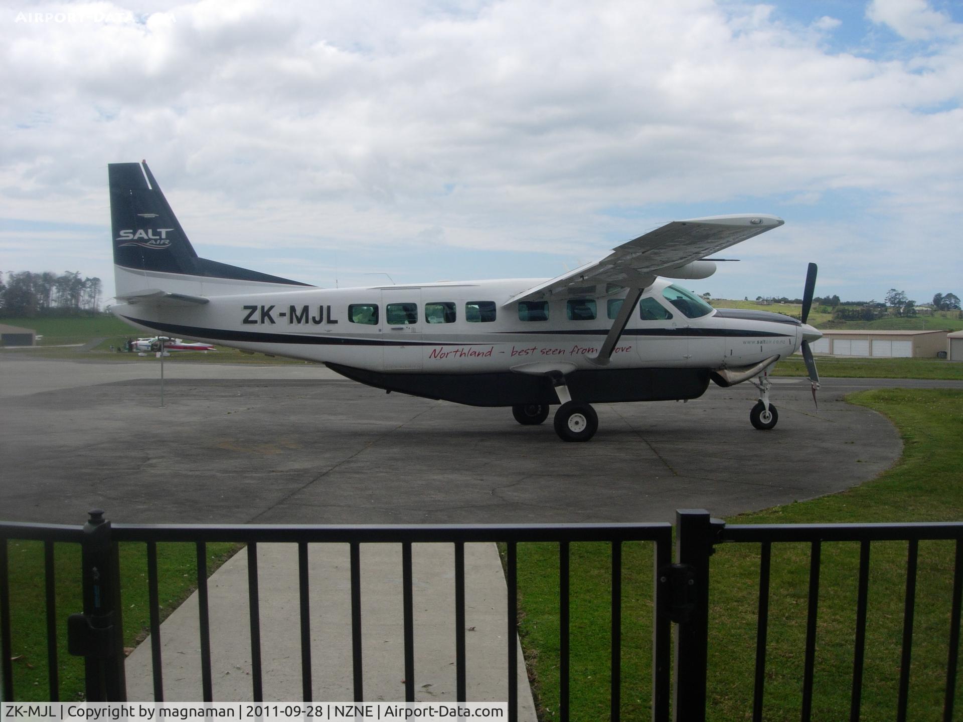 ZK-MJL, 2000 Cessna 208B Grand Caravan C/N 208B-0861, Nice shot on apron today.