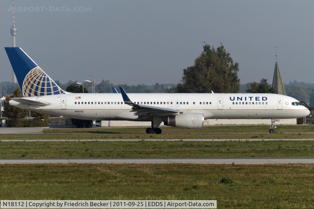 N18112, 1995 Boeing 757-224 C/N 27302, taxying to the active