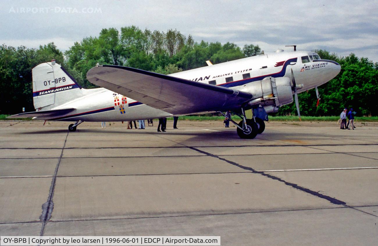 OY-BPB, 1943 Douglas C-47A-85-DL (DC-3A) Skytrain C/N 20019, Peenemunde PEF/EDCP Germany 1.6.96
in SAS c/s.