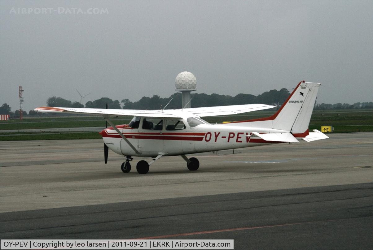 OY-PEV, Cessna 172P C/N 17274367, Roskilde RKE Denmark 21.9.11