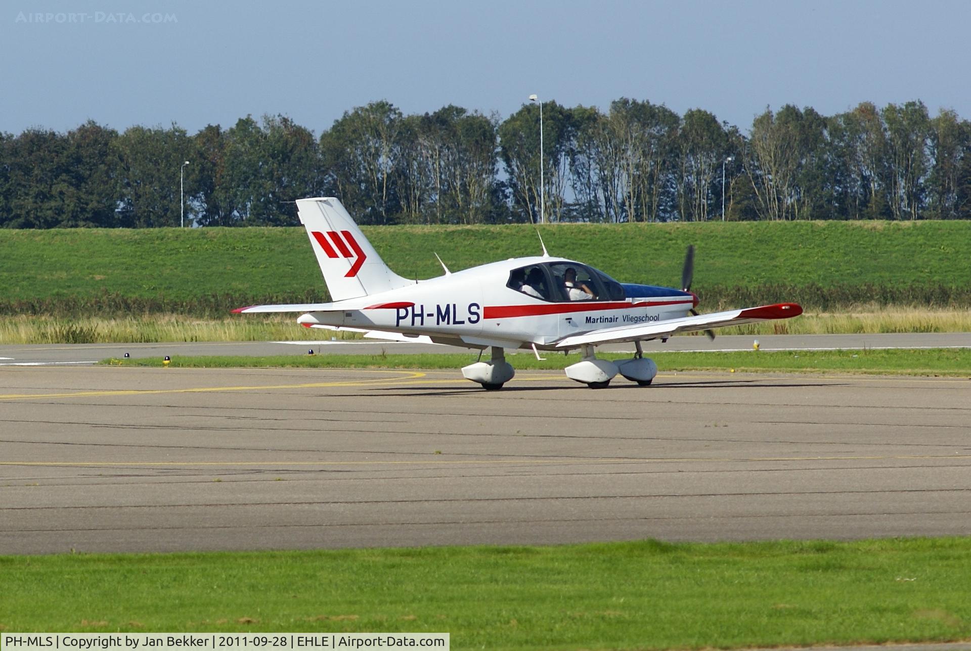 PH-MLS, 2002 Socata TB-10 Tobago C/N 2188, Lining up for take off