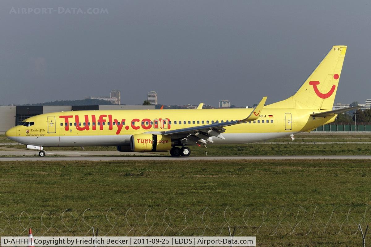 D-AHFH, 1999 Boeing 737-8K5 C/N 27983, decelerating after touchdown