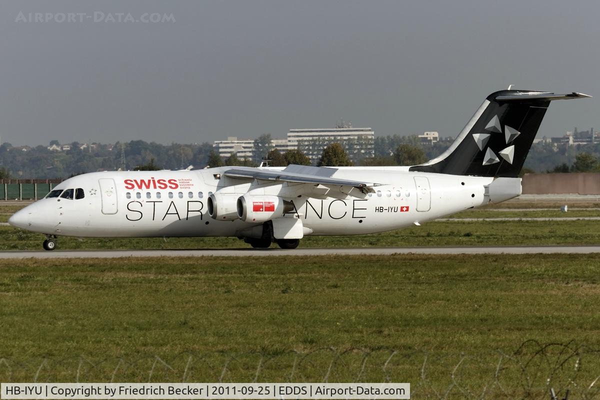 HB-IYU, 2000 British Aerospace Avro 146-RJ100 C/N E3379, decelerating after touchdown