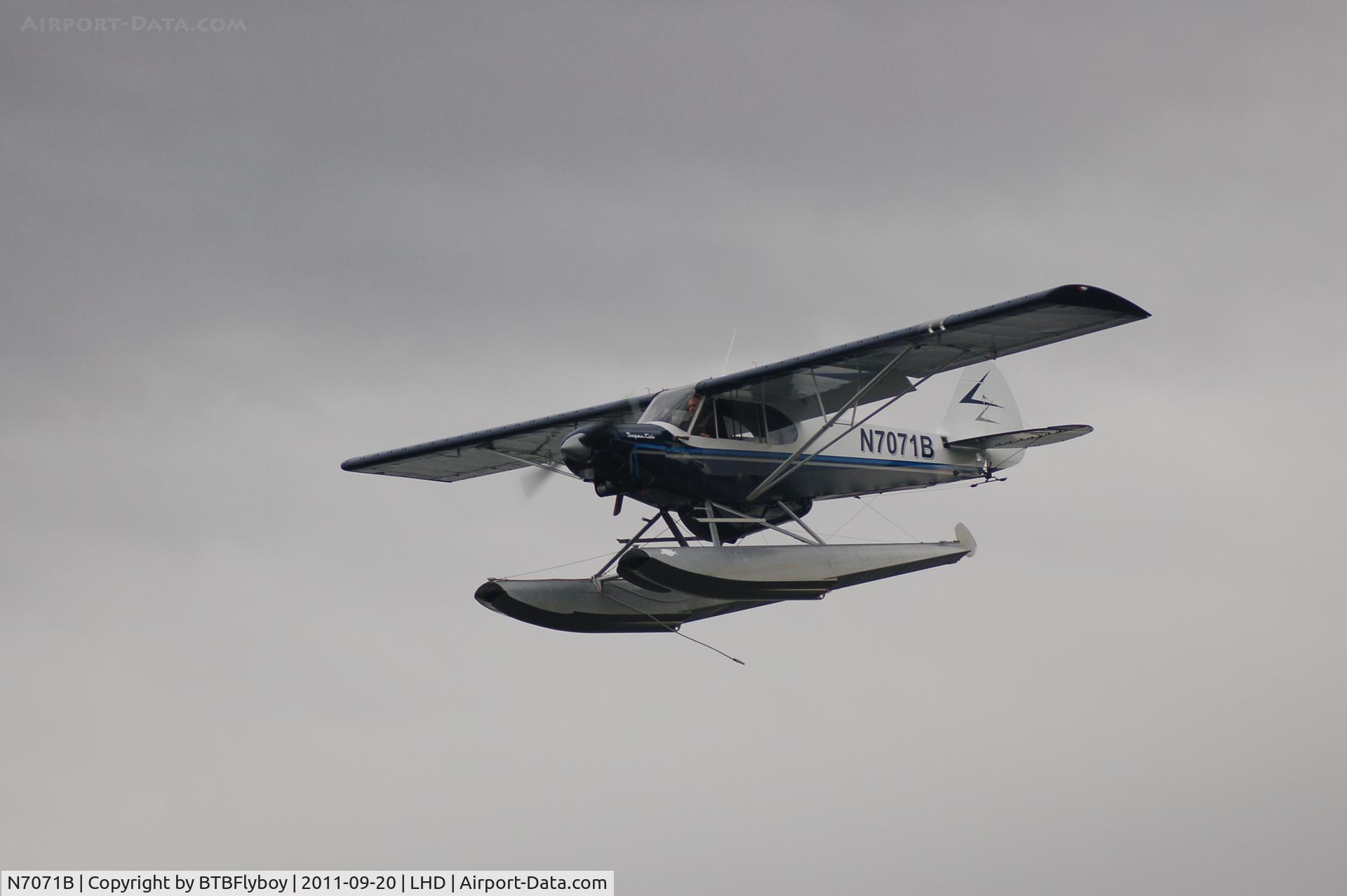 N7071B, 1956 Piper PA-18 C/N 18-5146, Landing at Lake Hood Seaplane base Anchorage, AK