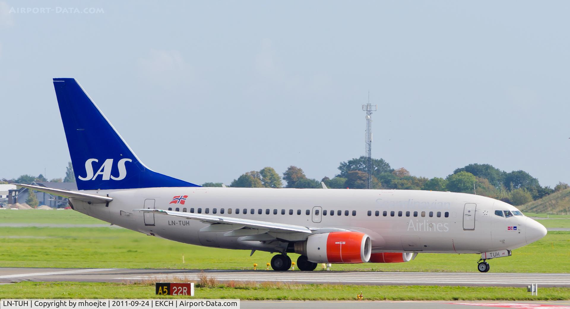 LN-TUH, 1999 Boeing 737-705 C/N 29093, Takeoff Copenhagen Airport