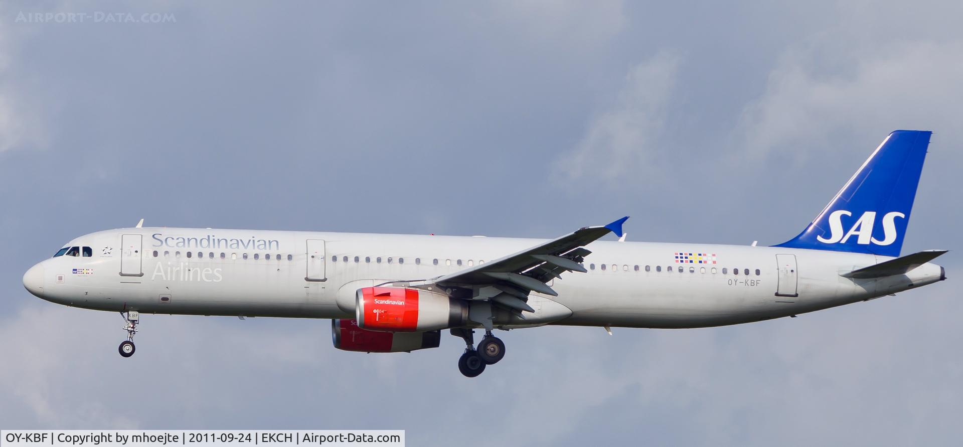 OY-KBF, 2002 Airbus A321-232 C/N 1807, Final approach Copenhagen Airport