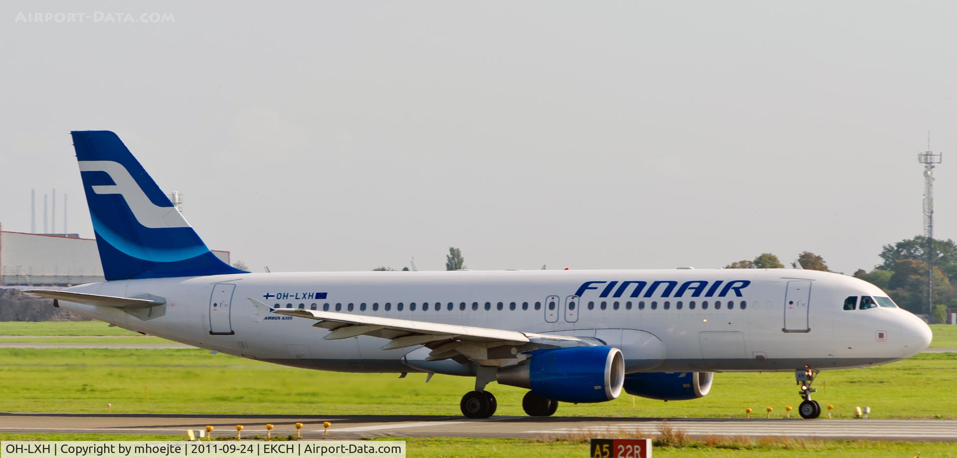 OH-LXH, 2002 Airbus A320-214 C/N 1913, Takeoff Copenhagen Airport