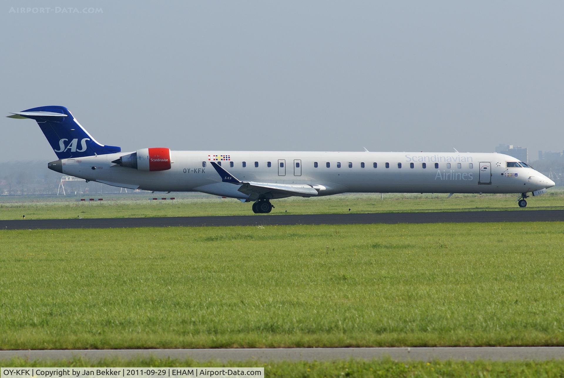OY-KFK, 2009 Bombardier CRJ-900 (CL-600-2D24) C/N 15244, Just after landing