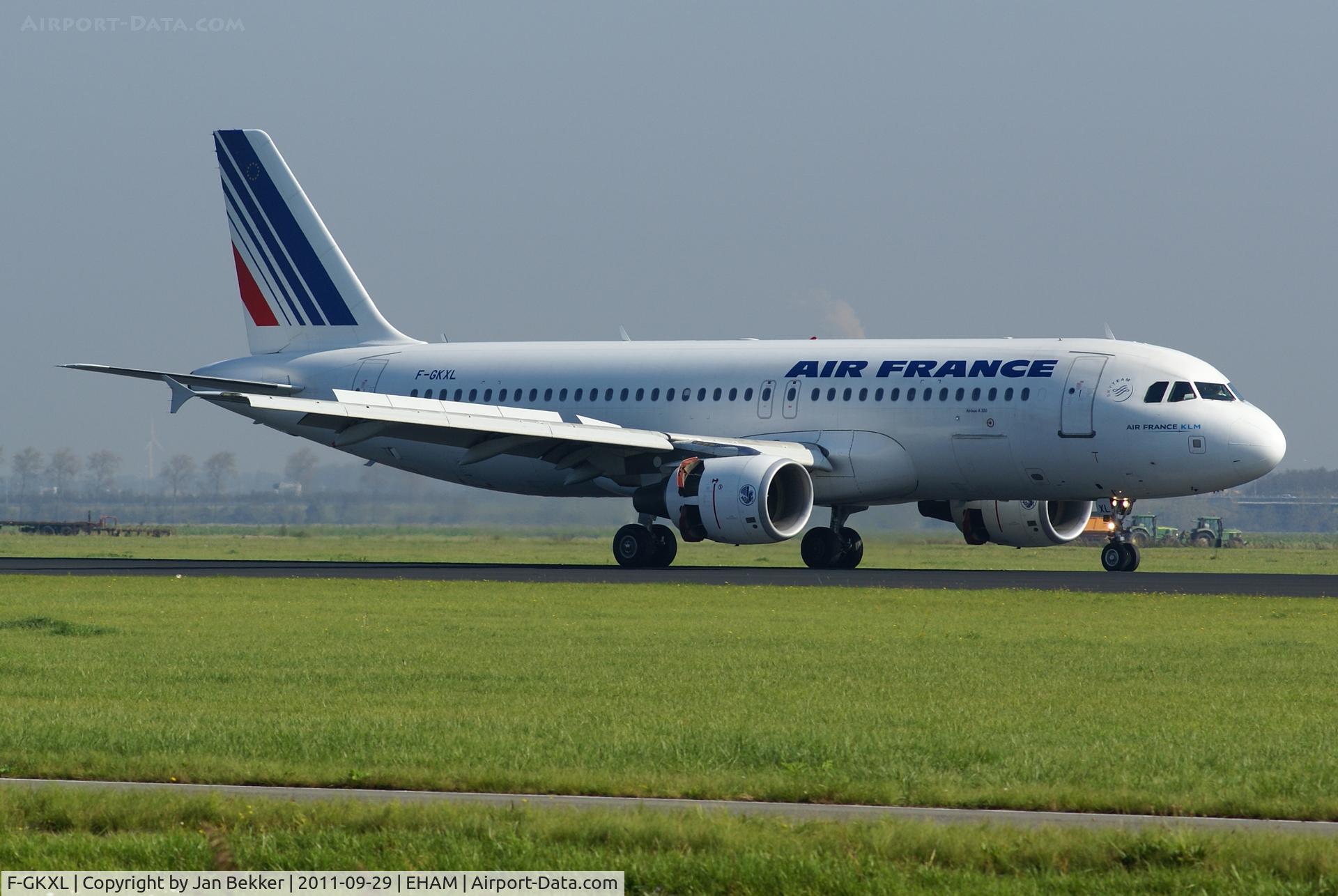 F-GKXL, 2006 Airbus A320-214 C/N 2705, Just after landing