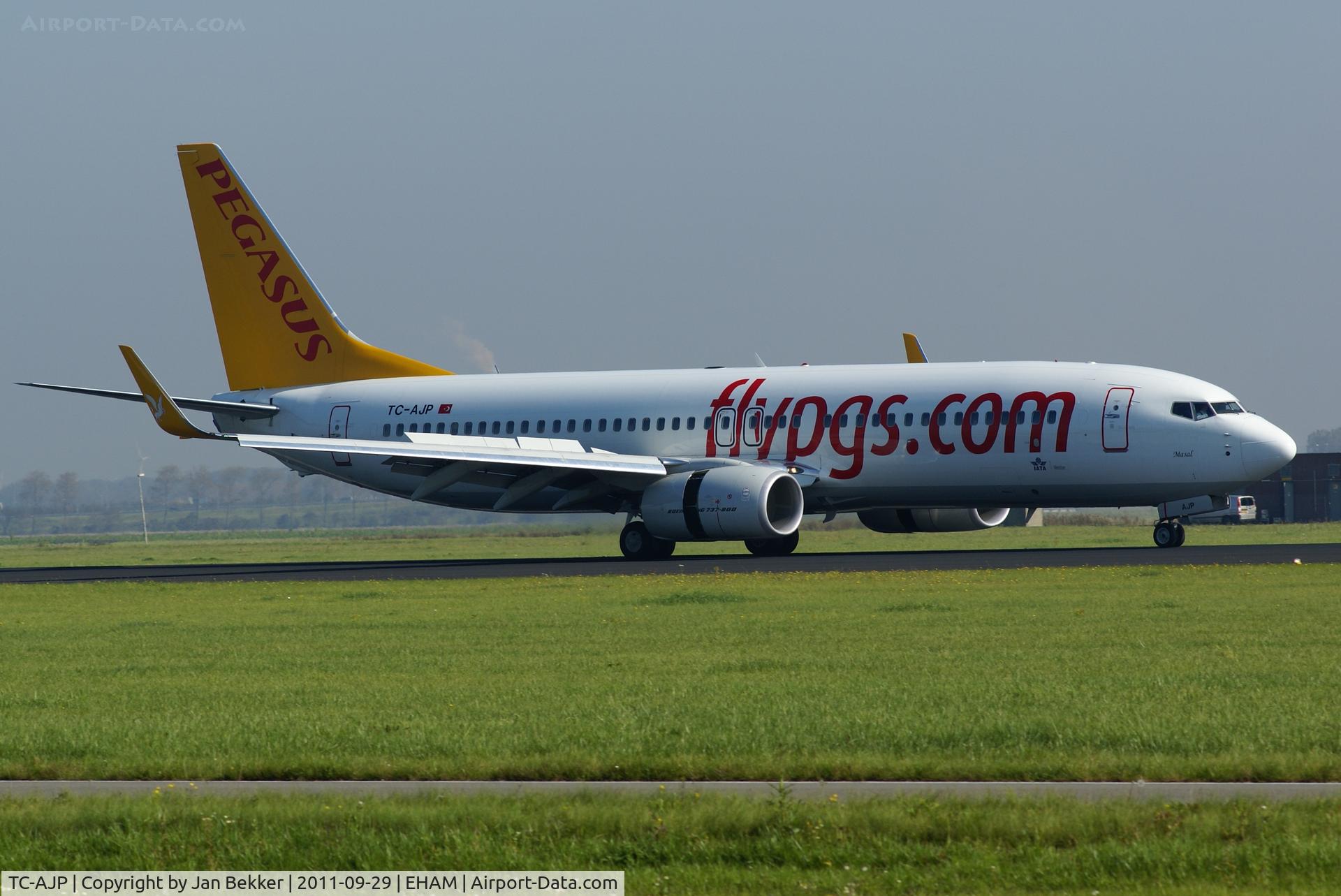 TC-AJP, 2011 Boeing 737-82R C/N 32735, Just after landing on the Polderbaan at Schiphol
