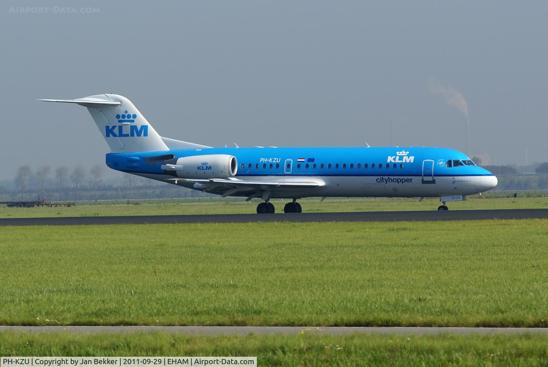 PH-KZU, 1995 Fokker 70 (F-28-0070) C/N 11543, Just after landing on the Polderbaan at Schiphol