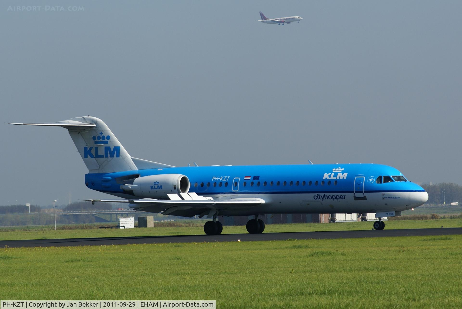 PH-KZT, 1995 Fokker 70 (F-28-0070) C/N 11541, Just after landing on the Polderbaan at Schiphol