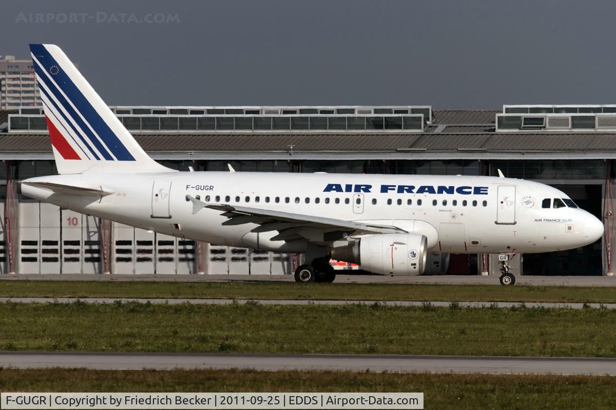 F-GUGR, 2007 Airbus A318-111 C/N 3009, taxying to the active