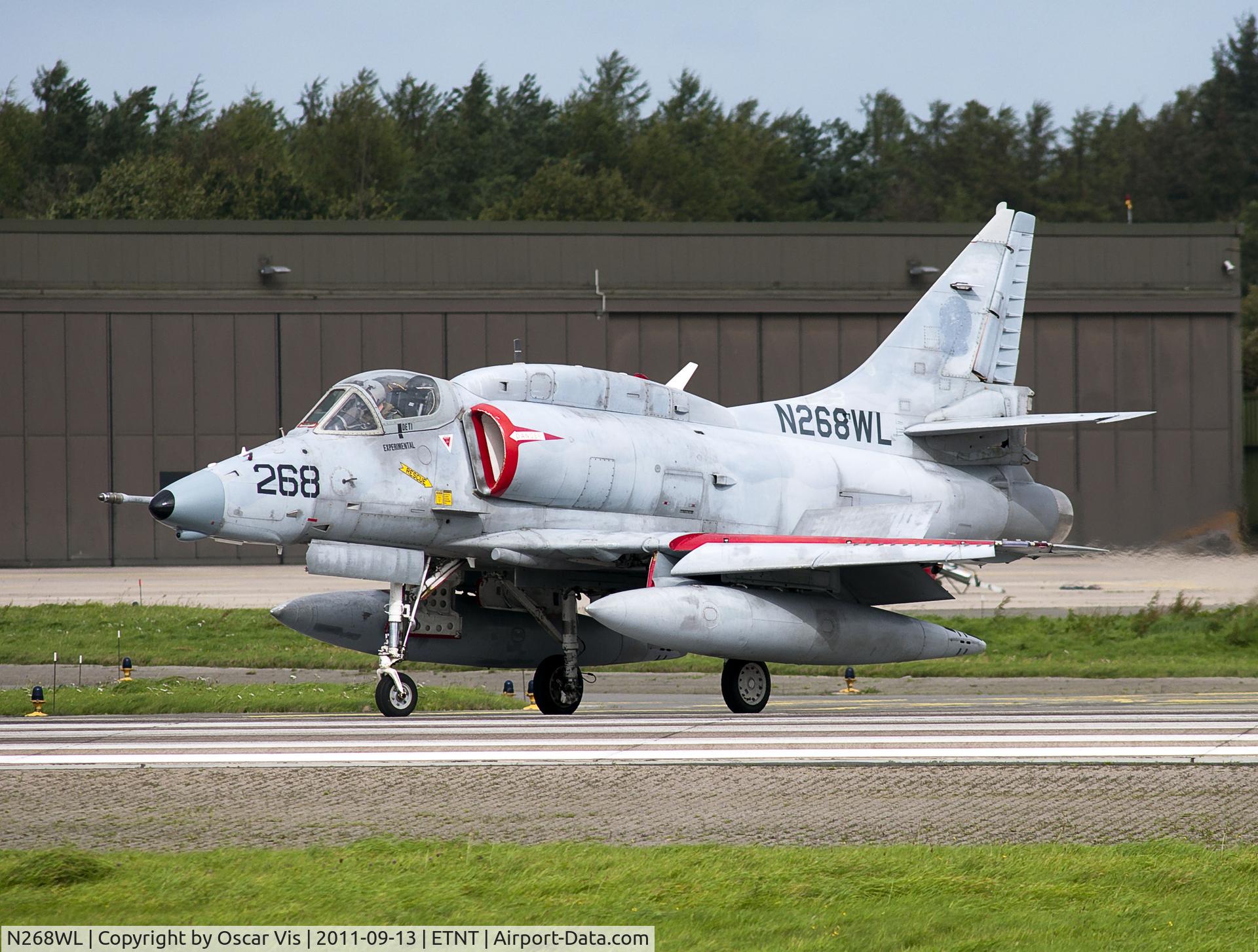 N268WL, Douglas A-4N Skyhawk C/N 14450, (C) Oscar Vis