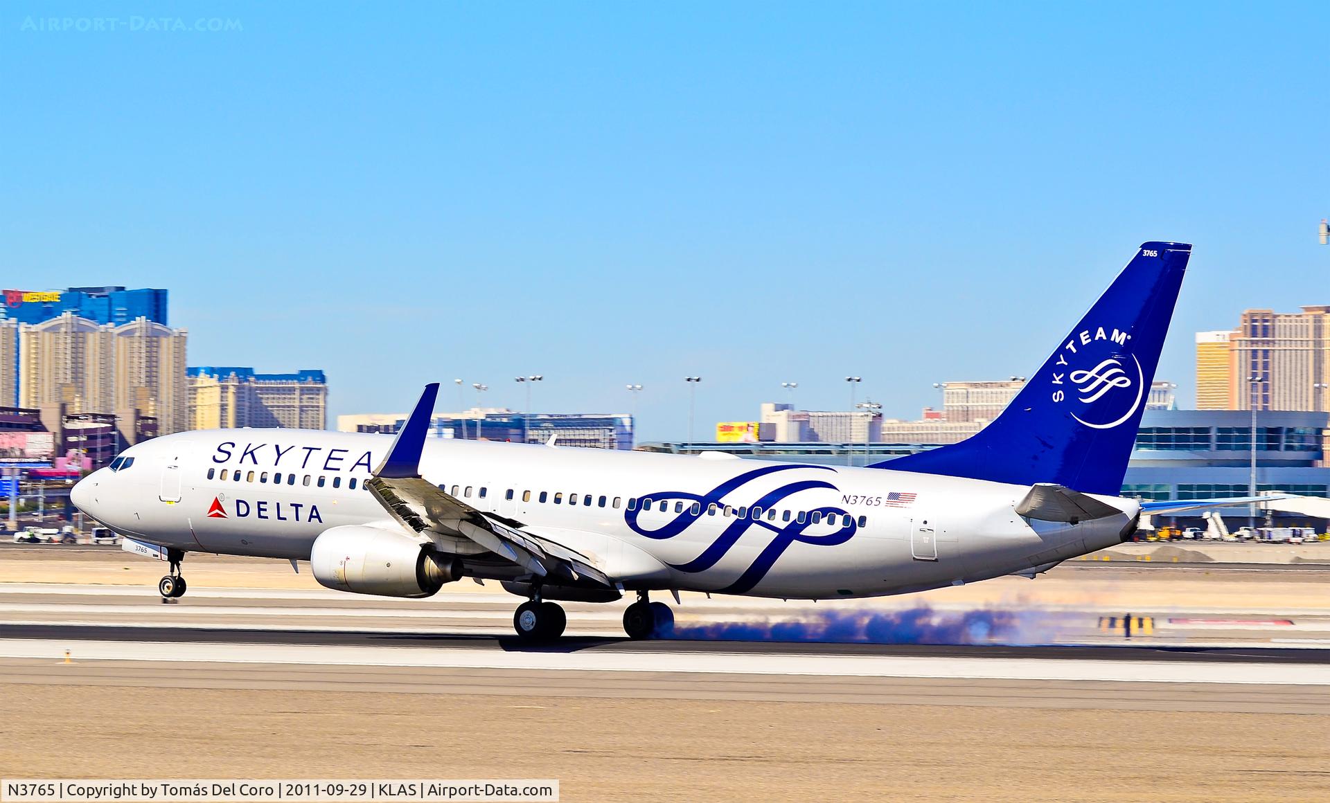 N3765, 2001 Boeing 737-832 C/N 30819, N3765 SkyTeam (Delta Air Lines) Boeing 737-832 (cn 30819/1008)

Las Vegas - McCarran International (LAS / KLAS)
USA - Nevada, September 29, 2011
Photo: Tomás Del Coro