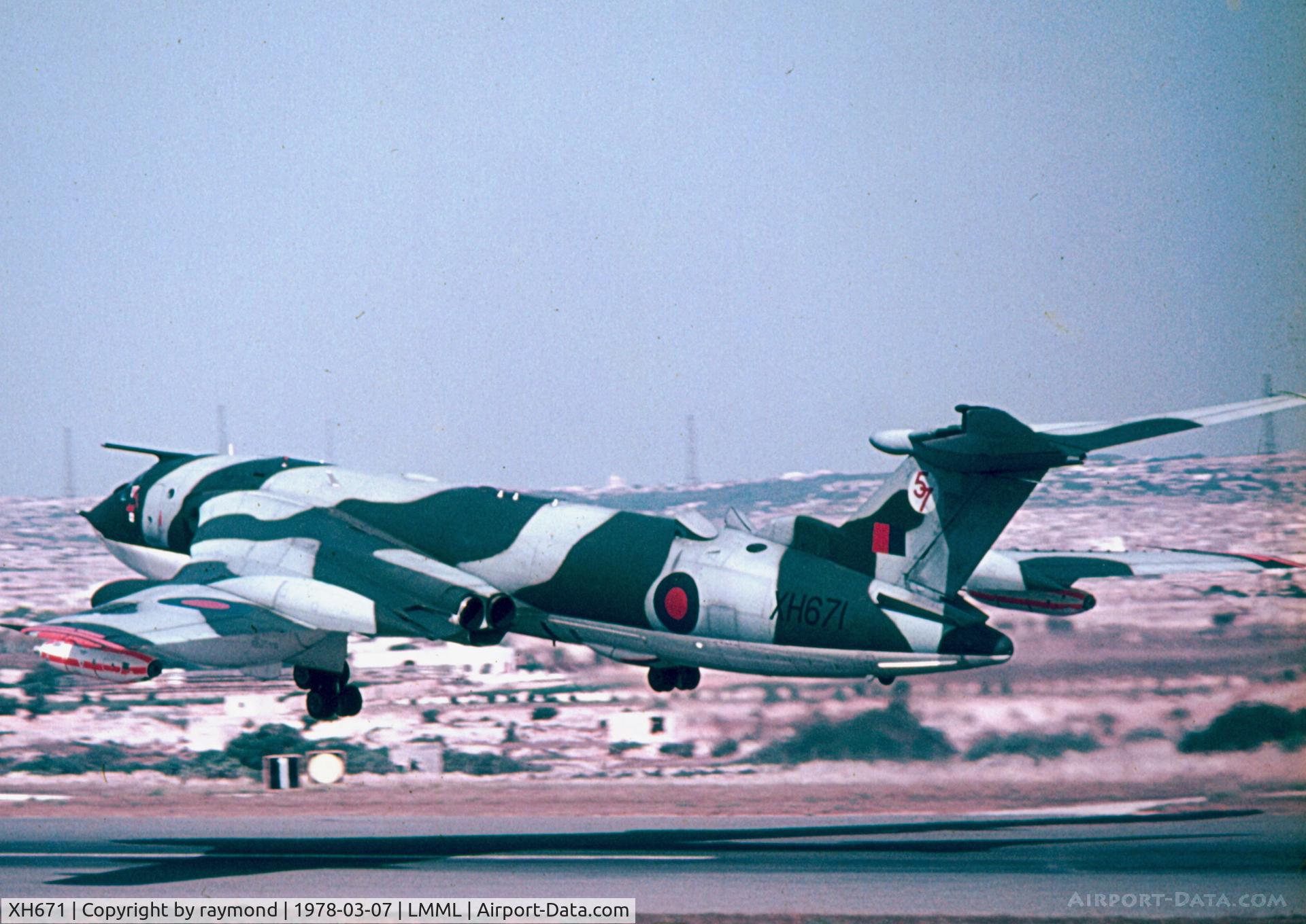 XH671, 1960 Handley Page Victor K.2 C/N HP80/56, Victor XH671 57Sqd RAF