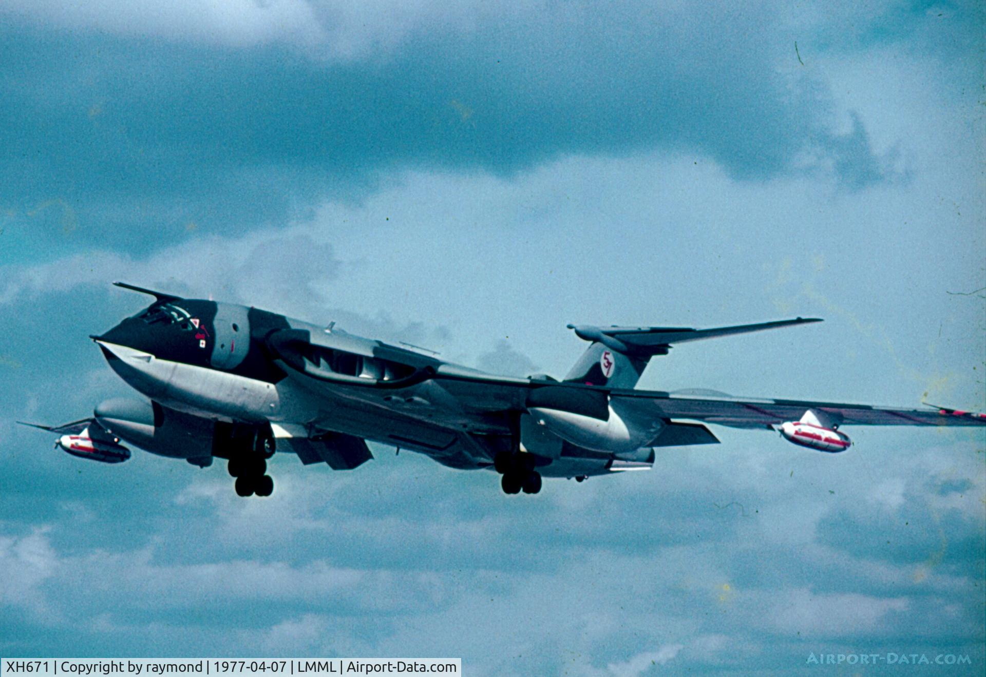 XH671, 1960 Handley Page Victor K.2 C/N HP80/56, Victor XH671 57Sqd RAF