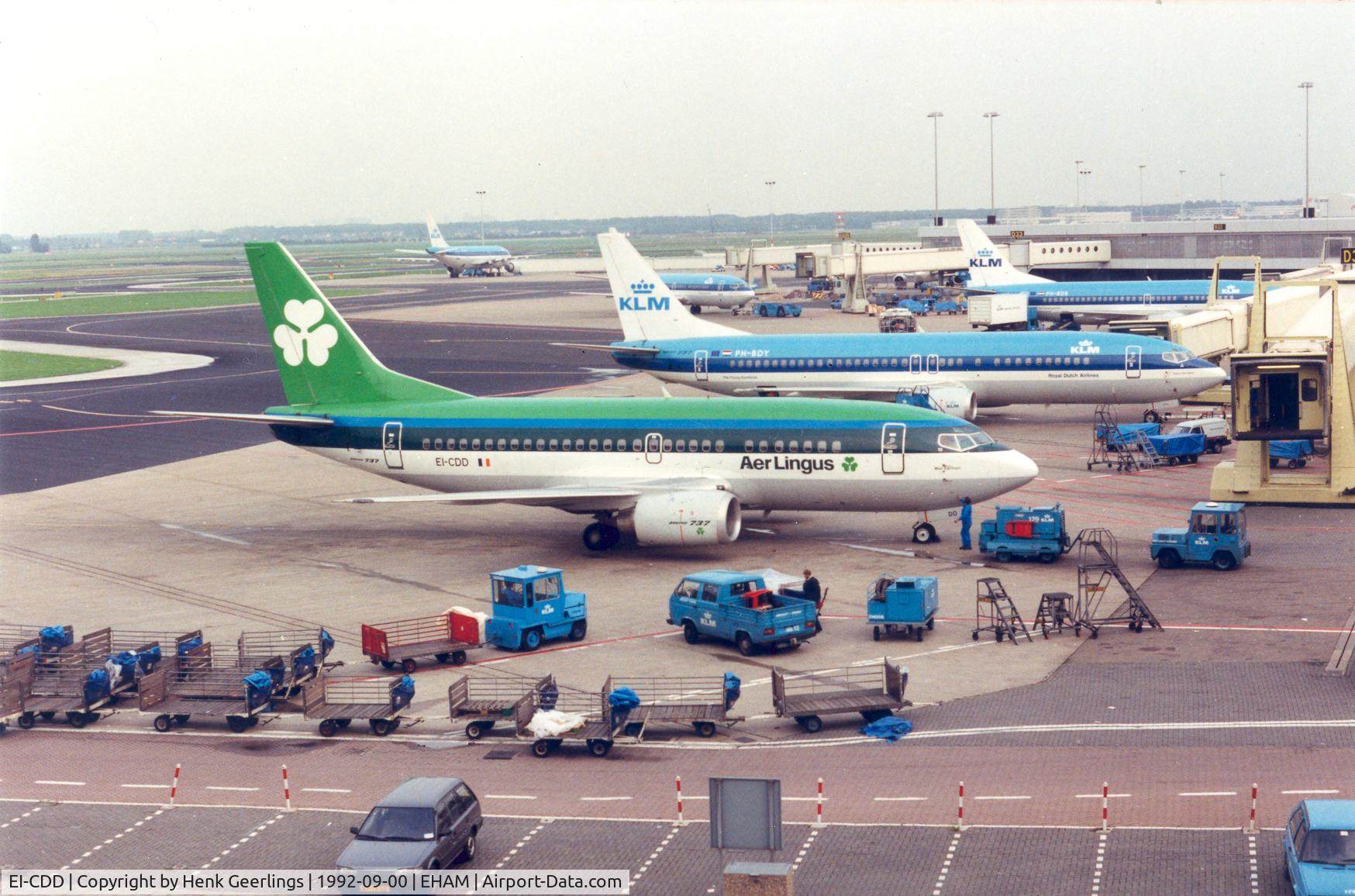 EI-CDD, 1991 Boeing 737-548 C/N 24989/1989, Aer Lingus , behind is KLM PH-BDY , B737-406