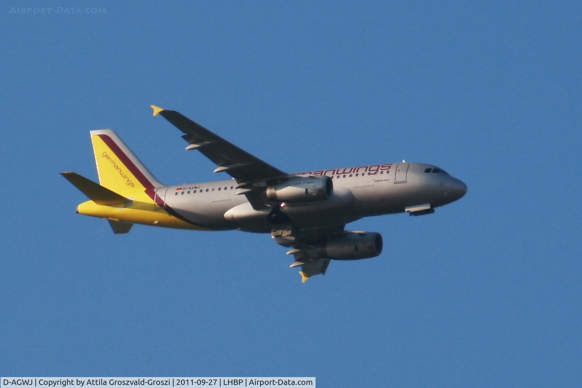 D-AGWJ, 2008 Airbus A319-132 C/N 3375, Getting off direction Budapest Liszt Ferenc onto an International Airport, in Üllö city