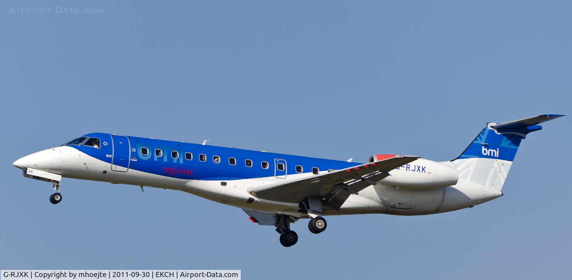 G-RJXK, 2001 Embraer ERJ-135ER (EMB-135ER) C/N 145494, Final Copenhagen Airport