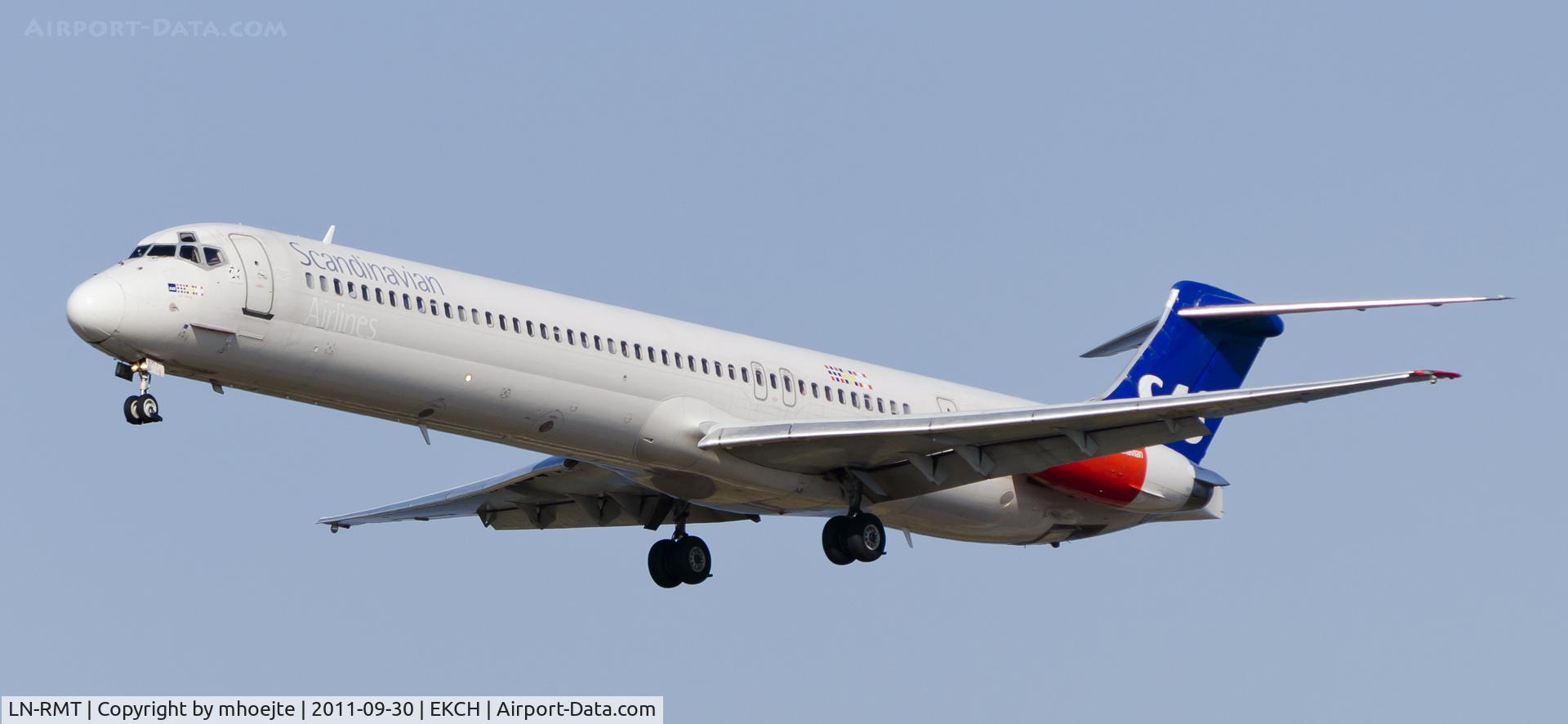 LN-RMT, 1991 McDonnell Douglas MD-82 (DC-9-82) C/N 53001, Final Copenhagen Airport