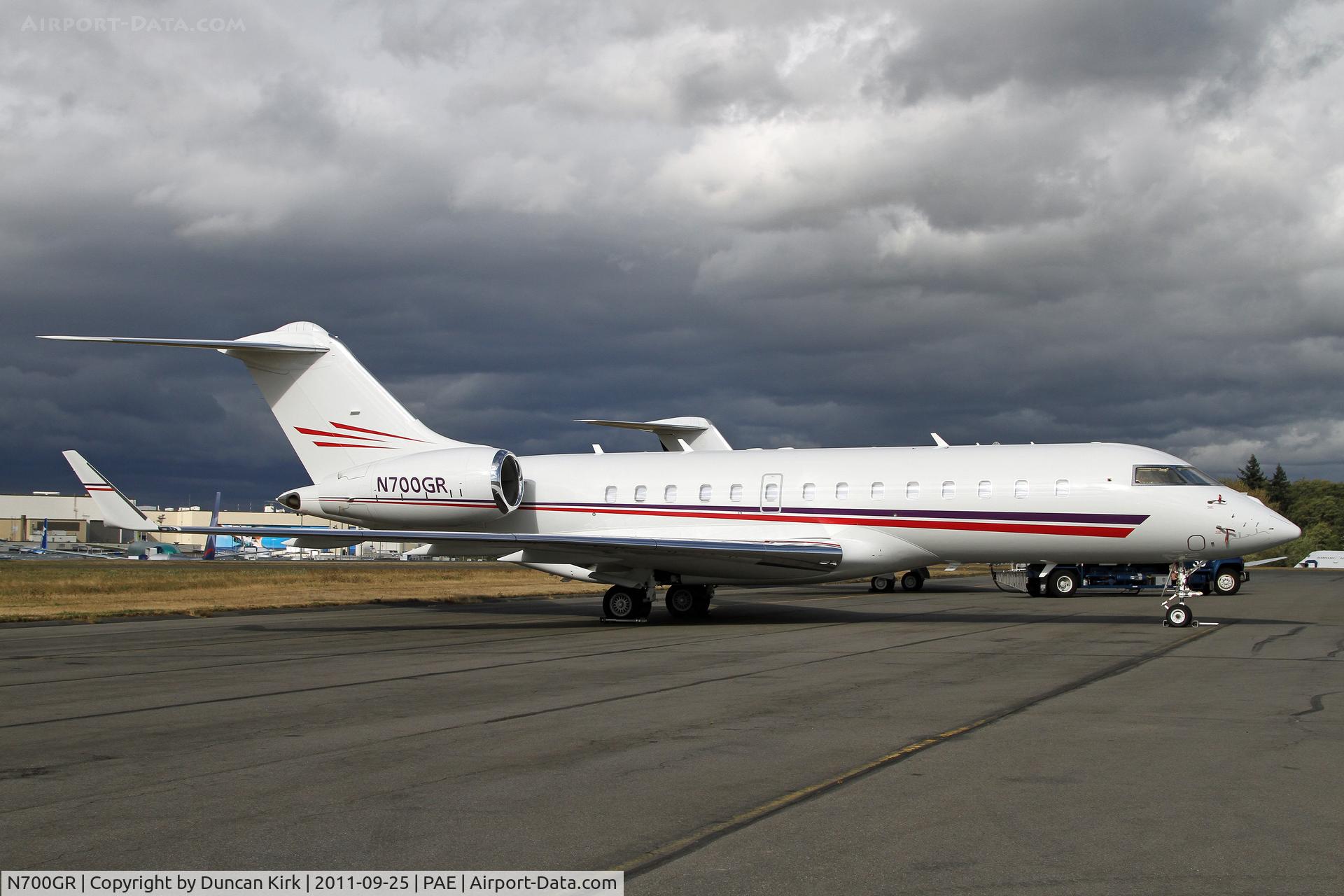 N700GR, Bombardier BD-700-1A11 Global 5000 C/N 9366, Probably in for the first B.787 delivery festivities