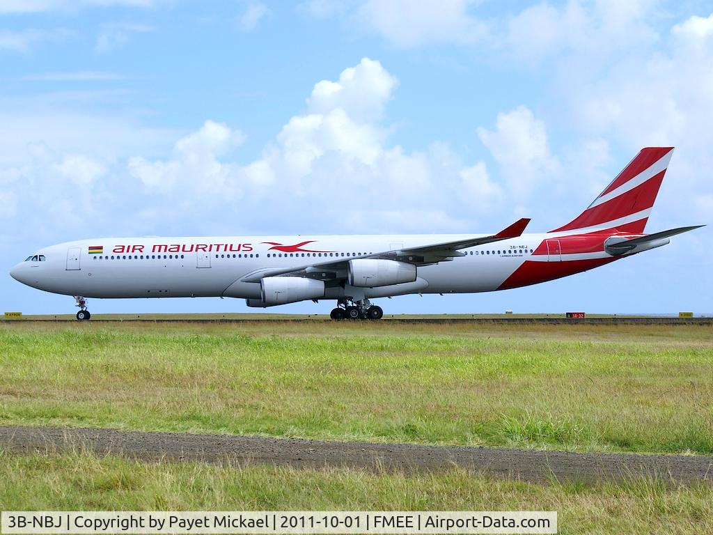 3B-NBJ, 2006 Airbus A340-313E C/N 800, On taxi Alpha