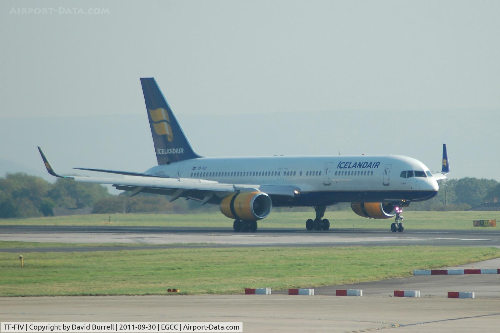 TF-FIV, 2001 Boeing 757-208 C/N 30424, Icelandair Boeing 757 landing at Manchester Airport