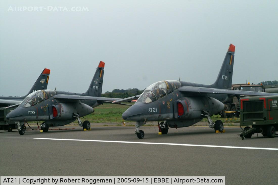 AT21, Dassault-Dornier Alpha Jet 1B C/N B21/1080, European Trainers Meet 2005.AT28.See Wolfshead on tails in different positions