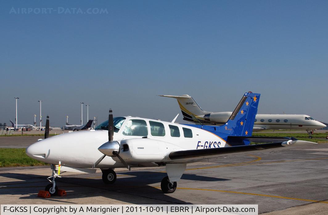 F-GKSS, 1971 Beech 58 Baron C/N TH-154, Yes it is October, and yes, this is Belgium- F-GKSS bathing in the sun and over 30C at Brussels National!