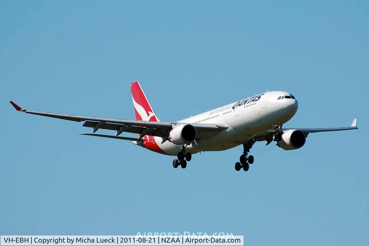 VH-EBH, 2007 Airbus A330-202 C/N 892, At Auckland