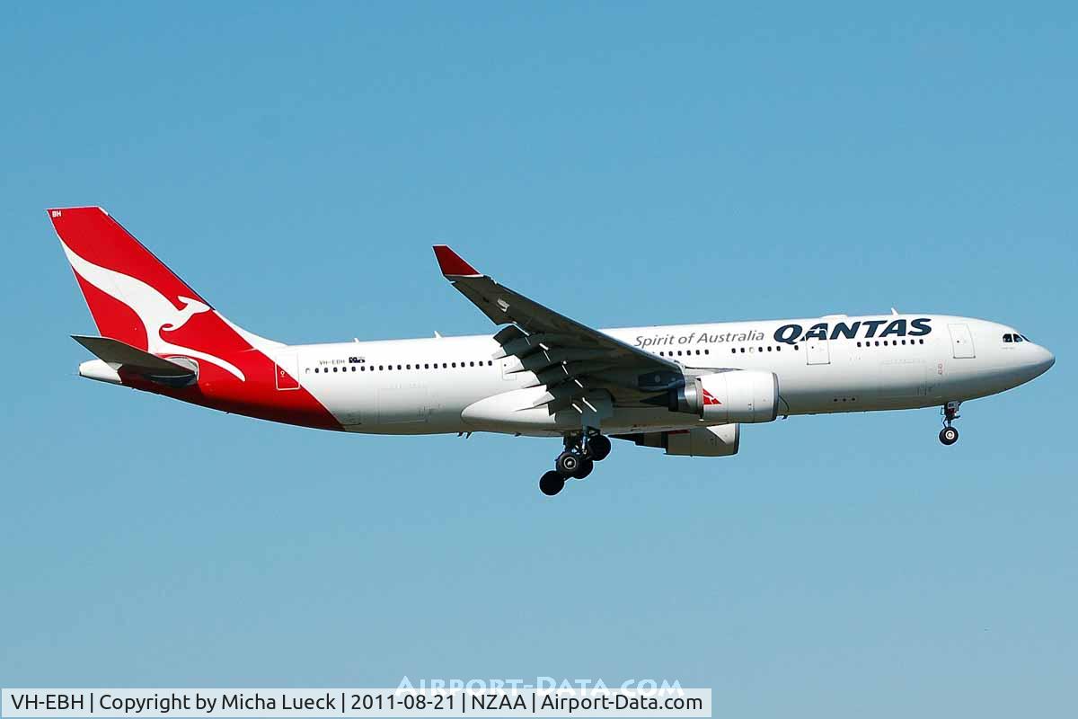 VH-EBH, 2007 Airbus A330-202 C/N 892, At Auckland