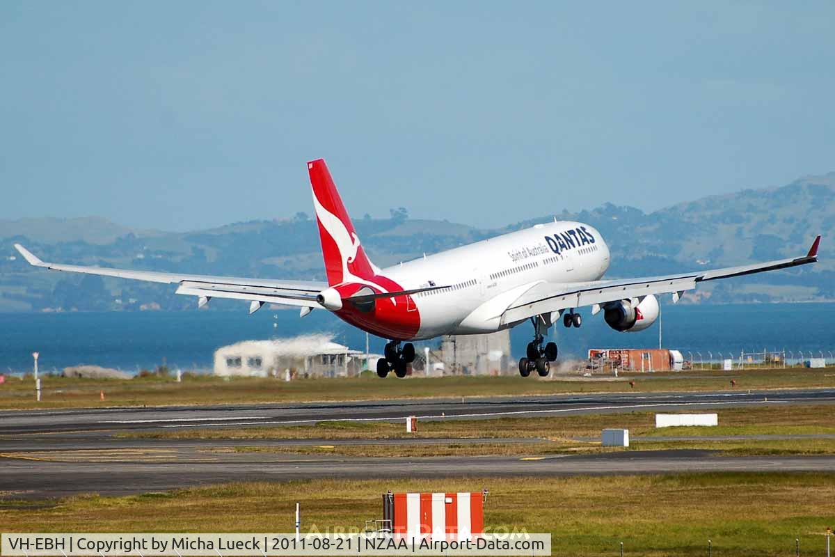 VH-EBH, 2007 Airbus A330-202 C/N 892, At Auckland