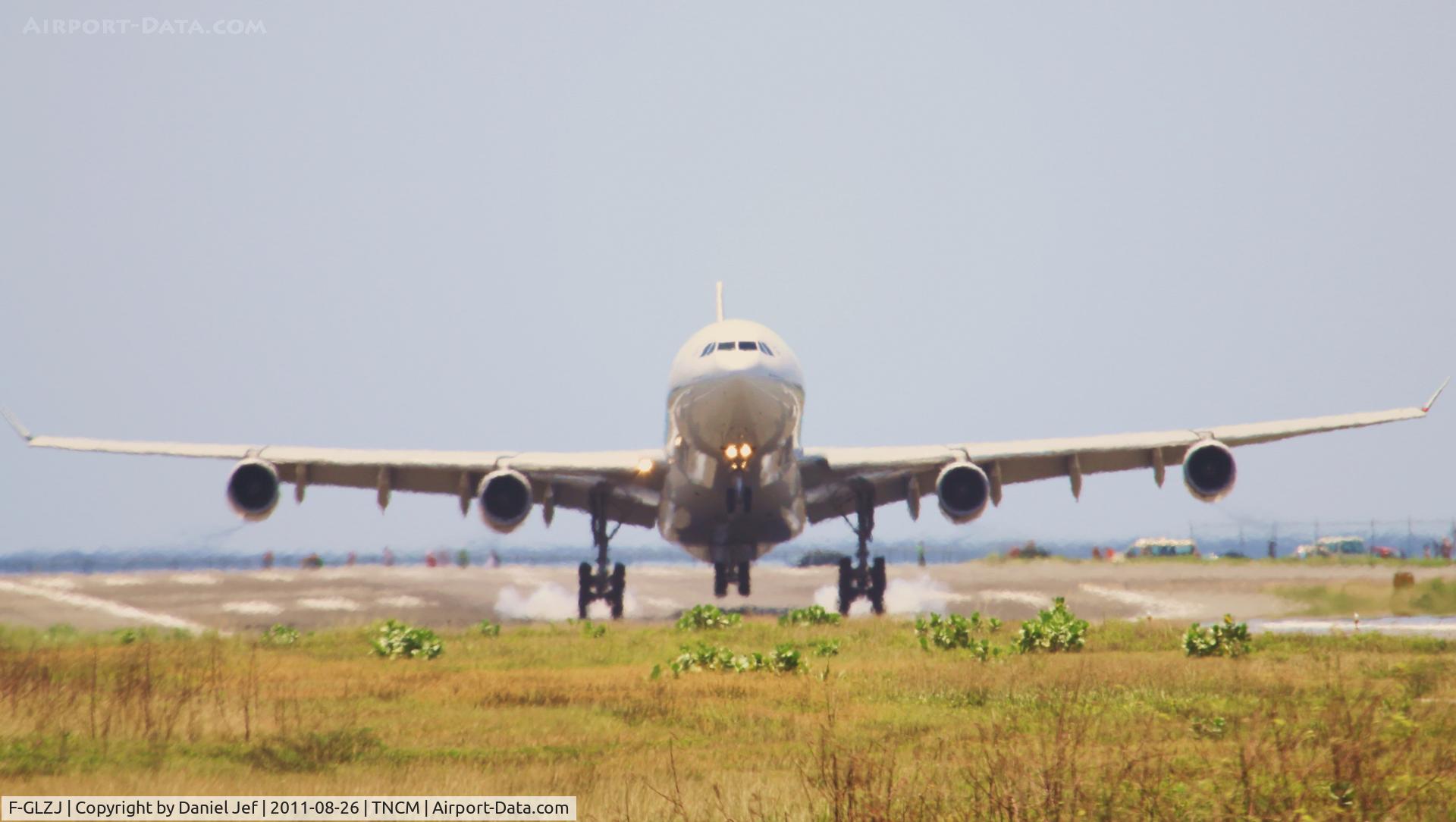 F-GLZJ, 1997 Airbus A340-313X C/N 186, Air france landing at TNCM