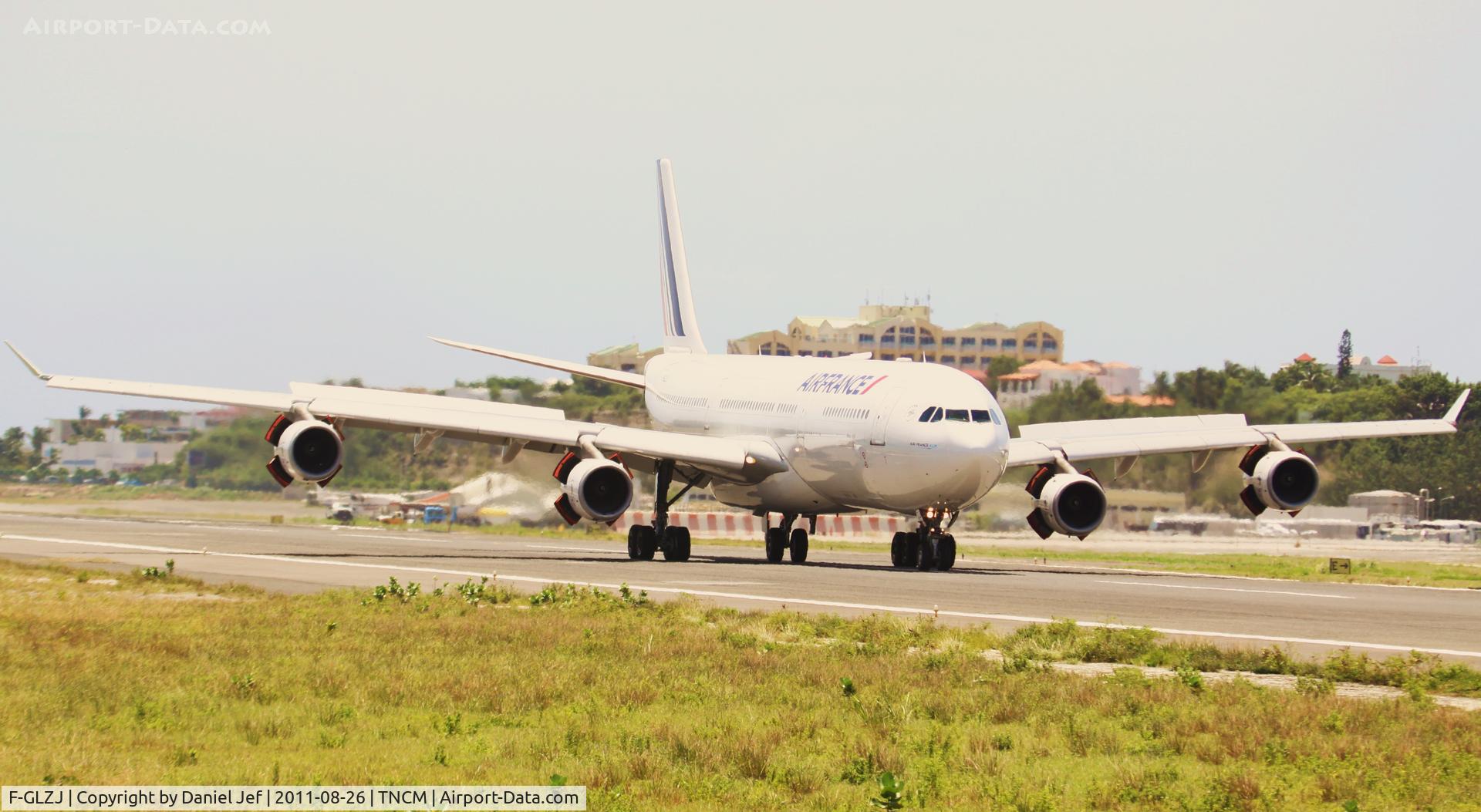 F-GLZJ, 1997 Airbus A340-313X C/N 186, Air france landing at TNCM