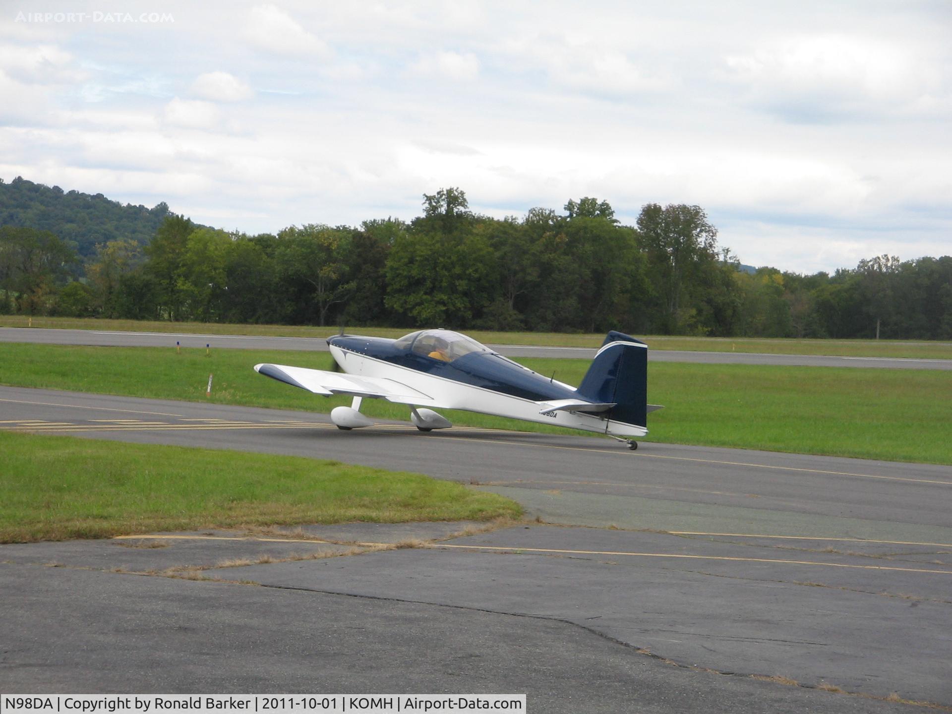 N98DA, 2006 Vans RV-7 C/N 72637, RV7 departing Orange