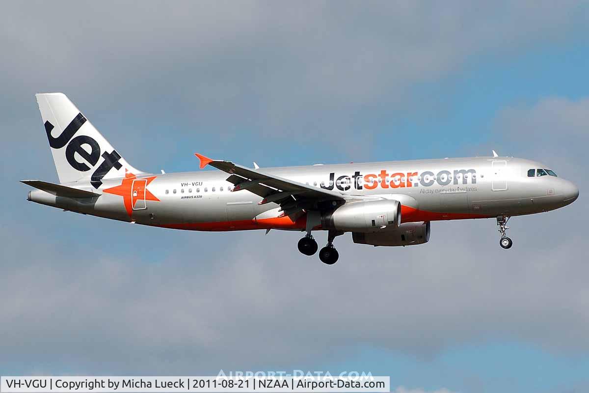 VH-VGU, 2010 Airbus A320-214 C/N 4245, At Auckland
