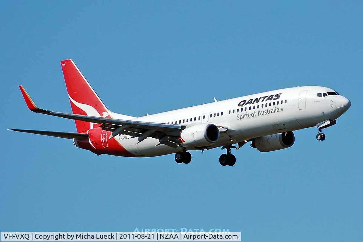 VH-VXQ, 2003 Boeing 737-838 C/N 33723, At Auckland