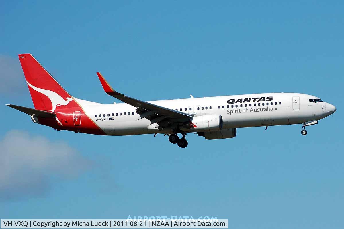 VH-VXQ, 2003 Boeing 737-838 C/N 33723, At Auckland