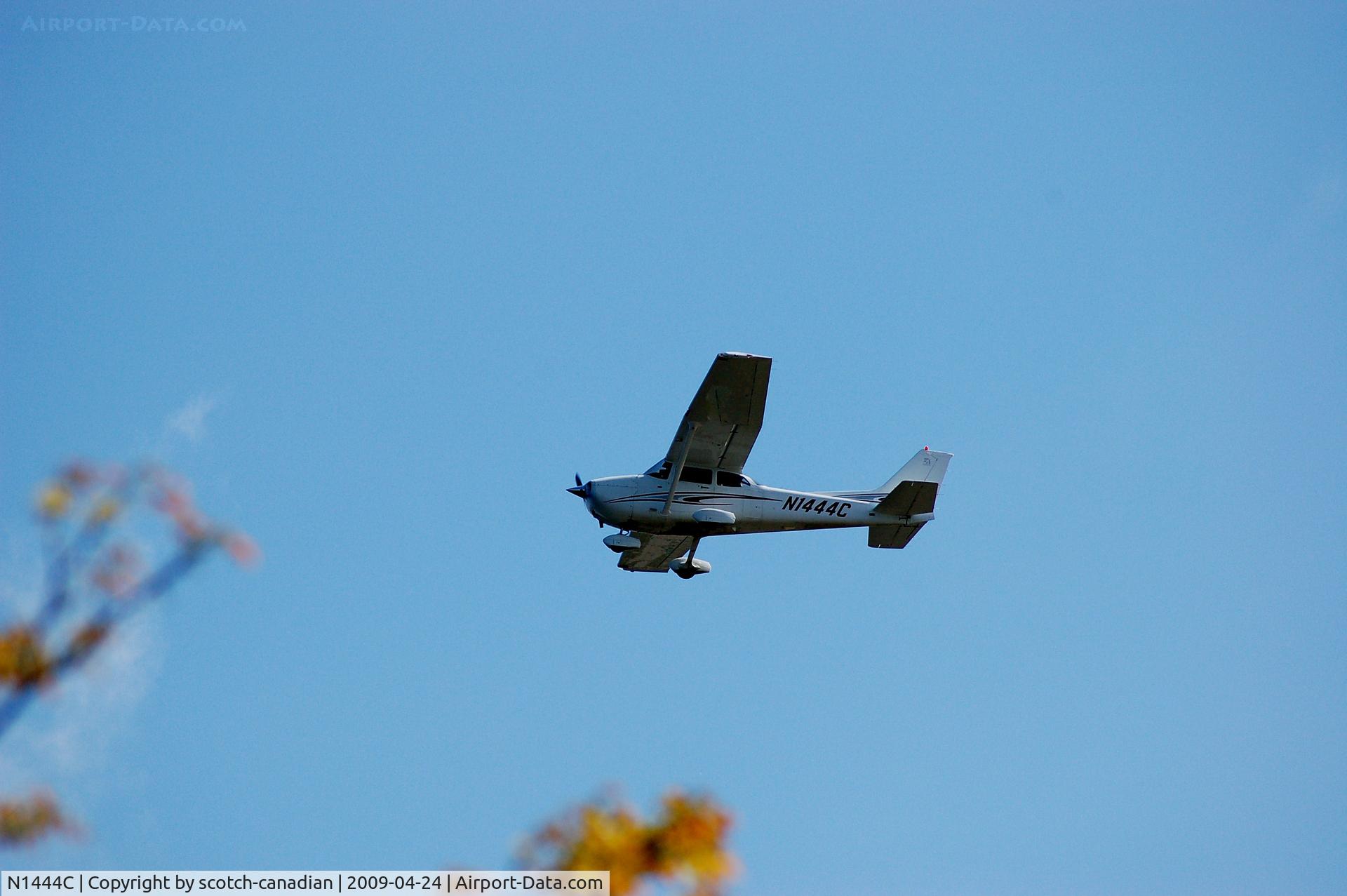 N1444C, 2005 Cessna 172S C/N 172S9890, 2005 Cessna 172S Skyhawk N1444C at Palm Beach County Park Airport, Lantana, FL