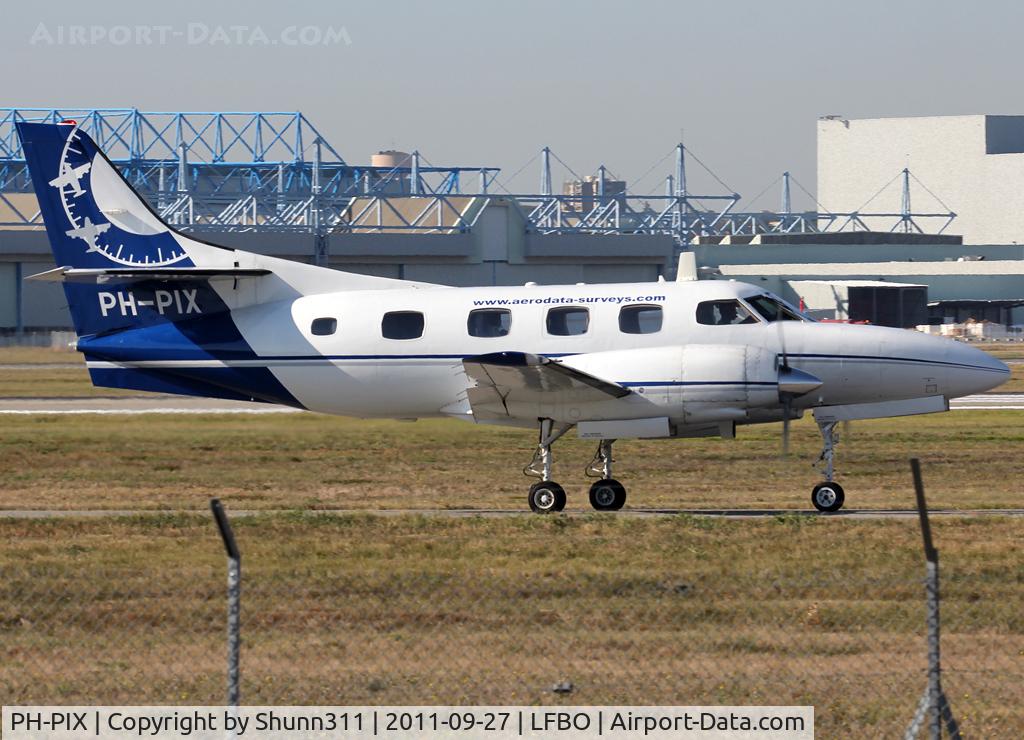PH-PIX, 1976 Swearingen SA-226T Merlin IIIA C/N T-267, Taxiing holding point rwy 14R for departure...
