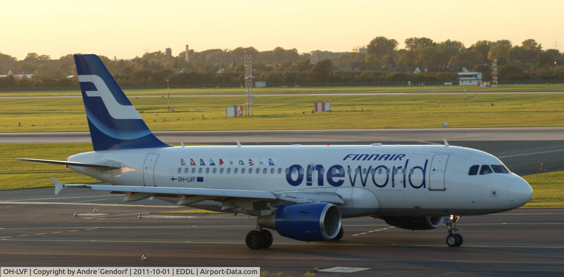 OH-LVF, 2002 Airbus A319-112 C/N 1808, Finnair / One World cs., is taxiing for departure at Düsseldorf Int´l (EDDL)