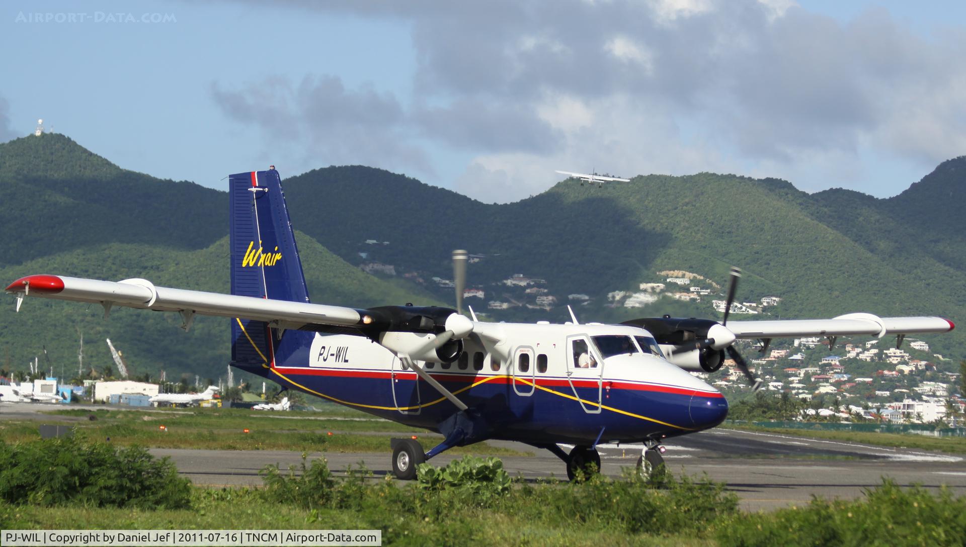 PJ-WIL, 1973 De Havilland Canada DHC-6-300 Twin Otter C/N 358, PJ-wil taxing for take off at TNCM