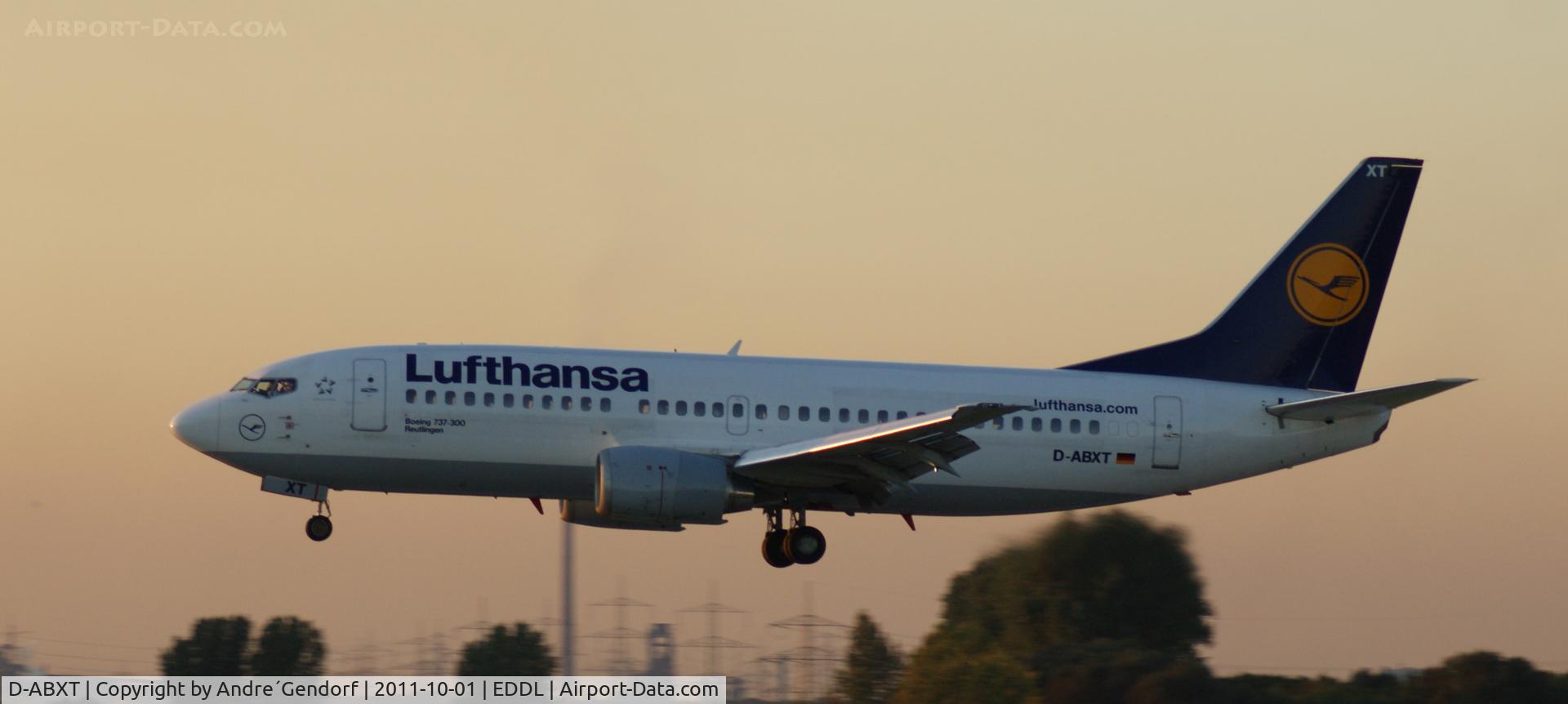 D-ABXT, 1989 Boeing 737-330 C/N 24281, Lufthansa,   landing at Düsseldorf Int´l (EDDL)
