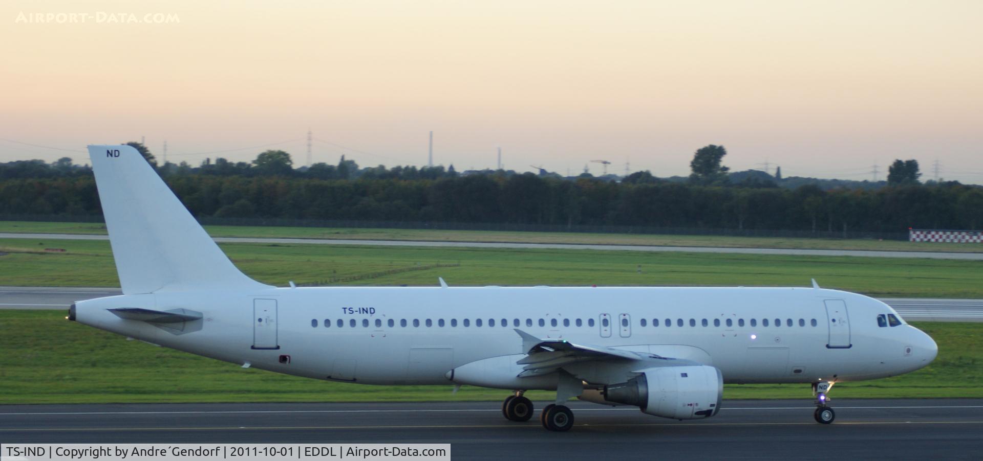 TS-IND, 1992 Airbus A320-212 C/N 348, all white / flying for Nouvelair, taxiing for depature at Düsseldorf Int´l (EDDL)