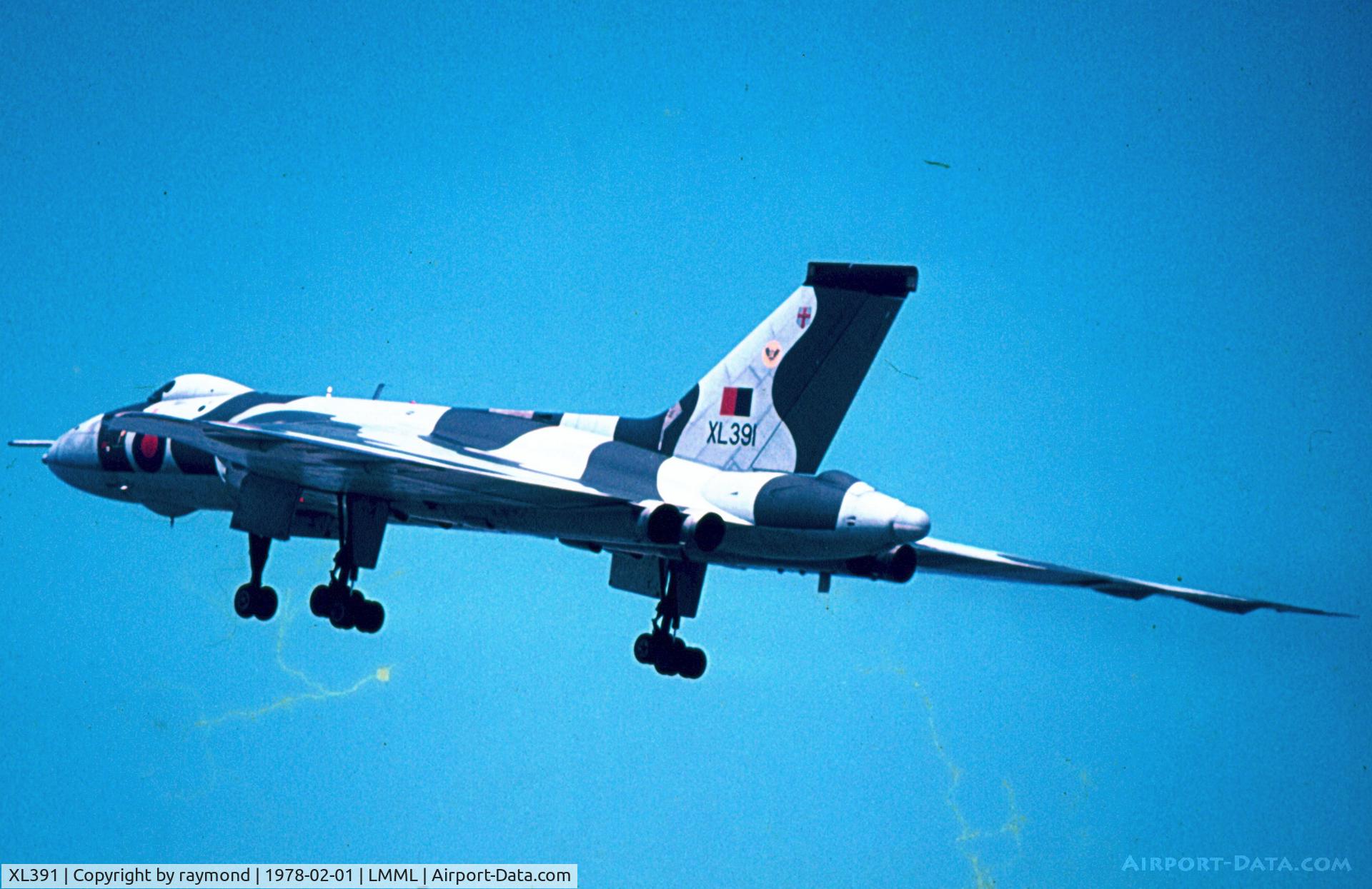 XL391, 1962 Avro Vulcan B.2 C/N Set 41, Vulcan XL391 9Sqd RAF